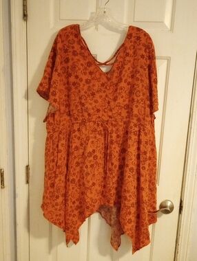 torrid Rust Orange Floral V-Neck Handkerchief Hem Tunic